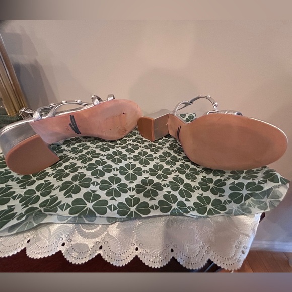 Kate Spade wynne sandals. Silver with pearls on the straps. Great condition. - Picture 4 of 6